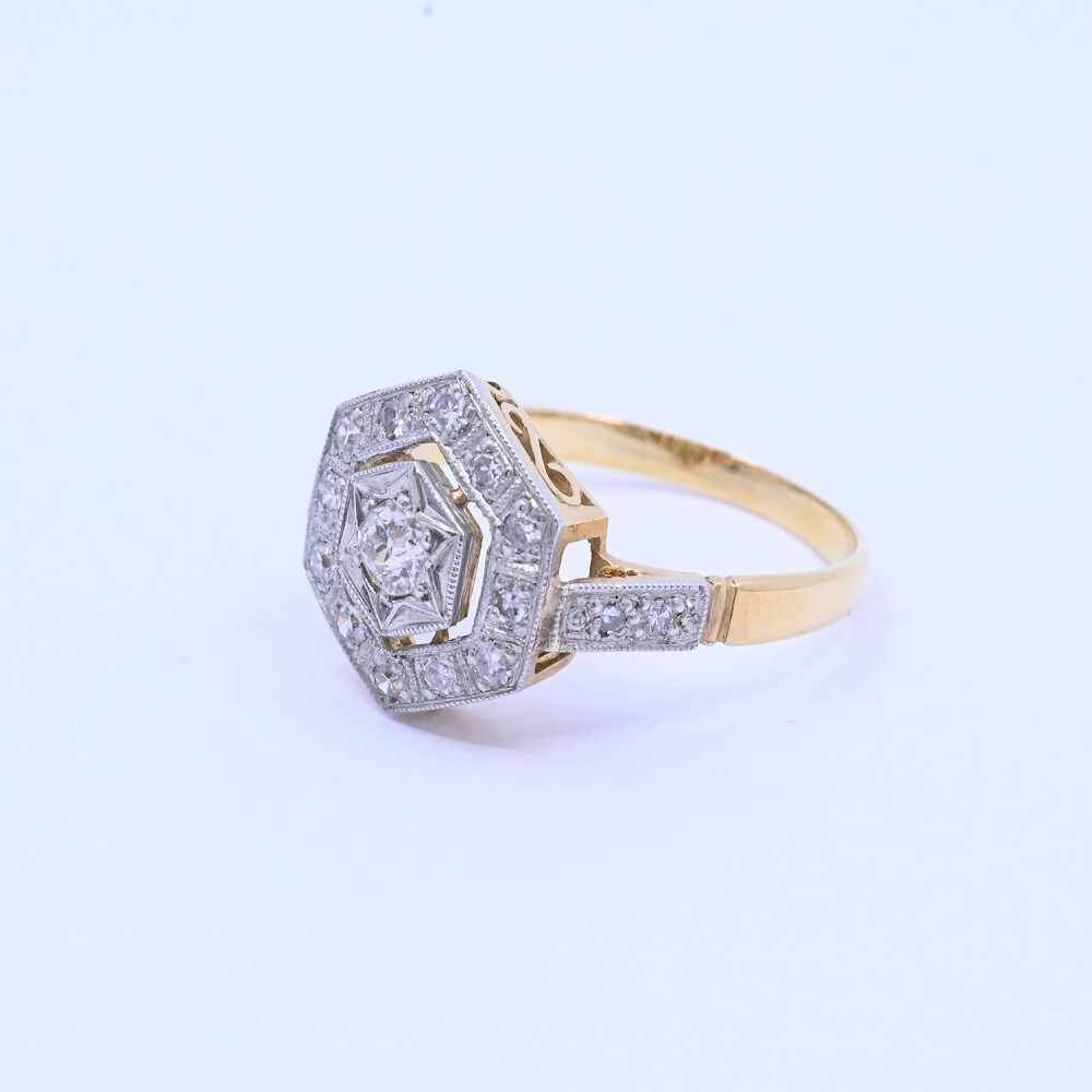 Anillo oro 18k estilo antiguo platino y brillantes. Anillo oro 18k estilo antiguo platino y brillantes.