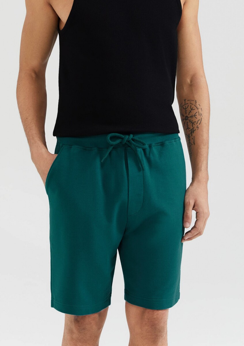 BERMUDA BÁSICA MASCULINA CON ELÁSTICO - VERDE 