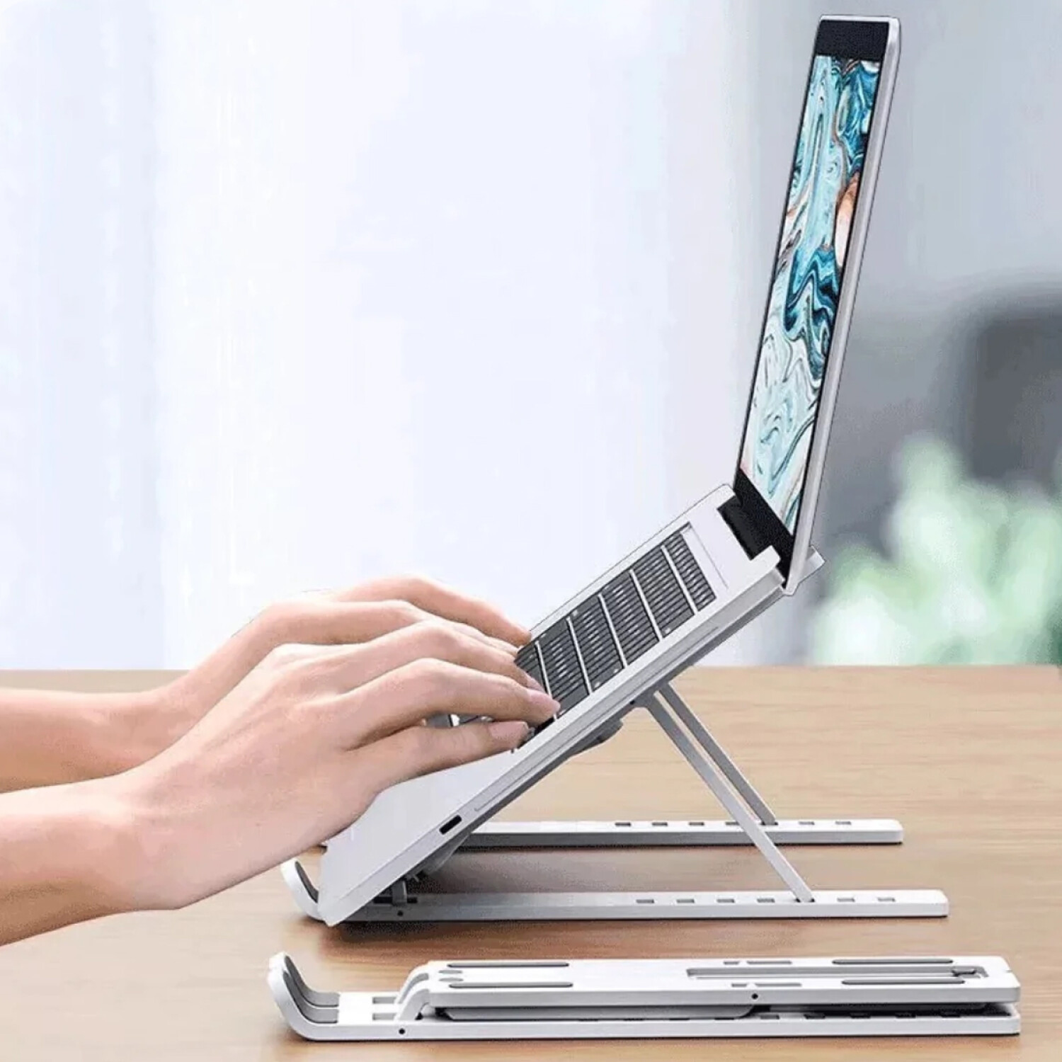 Soporte laptop regulable en altura - Plateado — Mis Petates