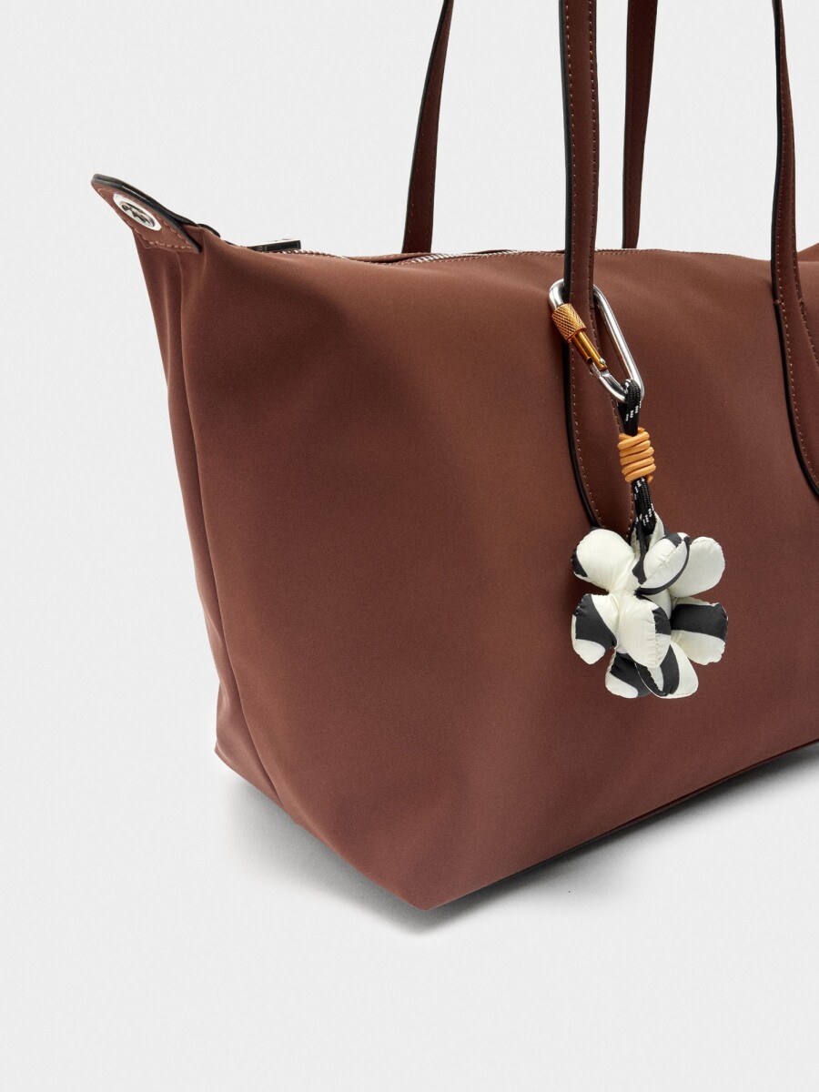 Bolso Shopper Textura Suave Con Colgante teja