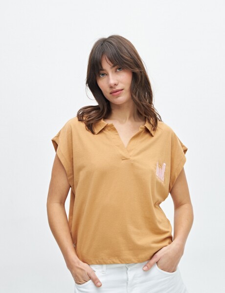 Remera Kira Camel