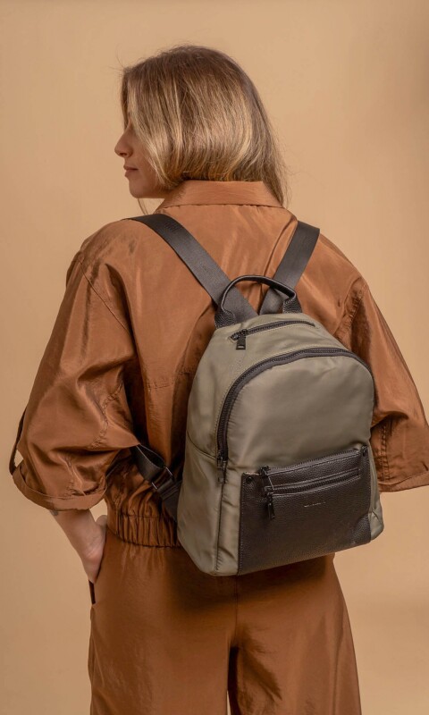 MOCHILA ORQUIDIA VERDE MILITAR