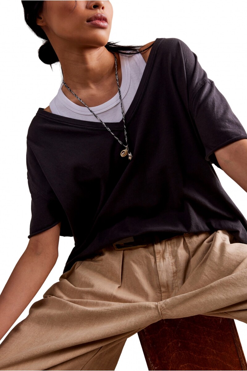 Camiseta Nina V Negro