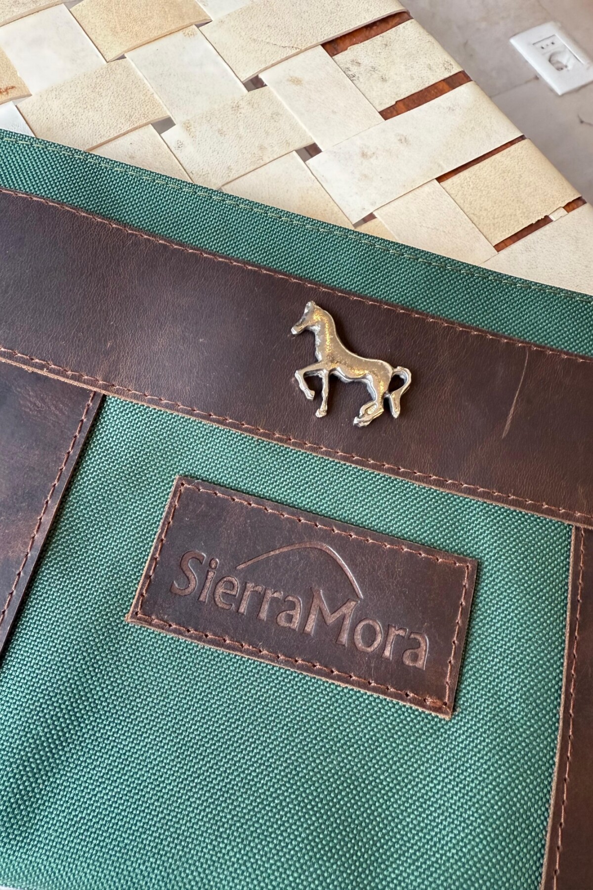 Sobre Cartuchera Mustang Chocolate / Verde Inglés