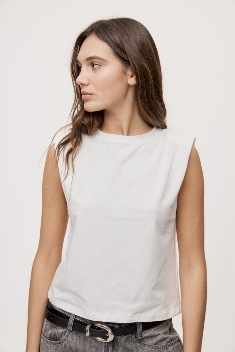 REMERA BOLDA Crudo