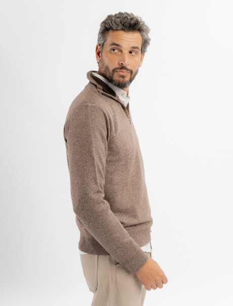 Remera medio cierre Tilo marron