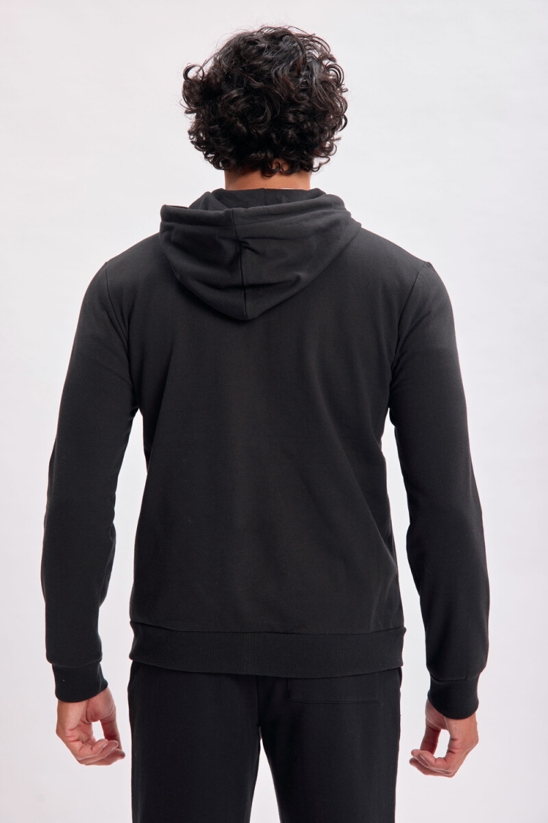 Campera deportiva Negra