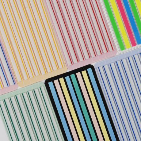 Notas autoadhesivas, renglones. Notas autoadhesivas, renglones.