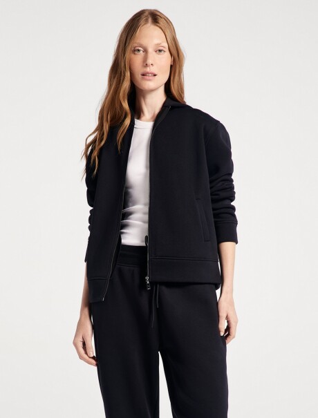 CAMPERA CON CAPUCHA MARRÓN