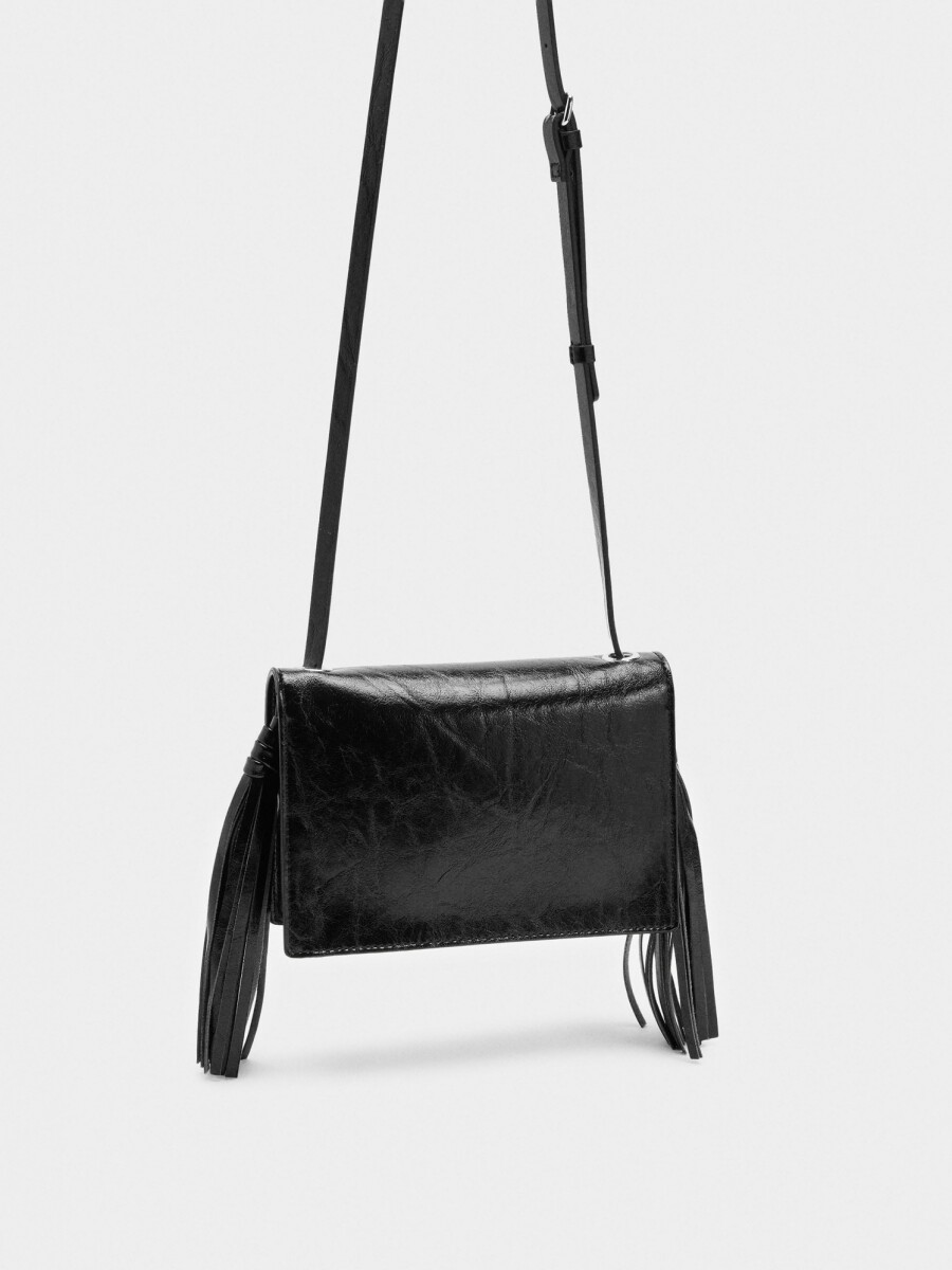 Bolso Bandolera Con Tachuelas Y Flecos negro