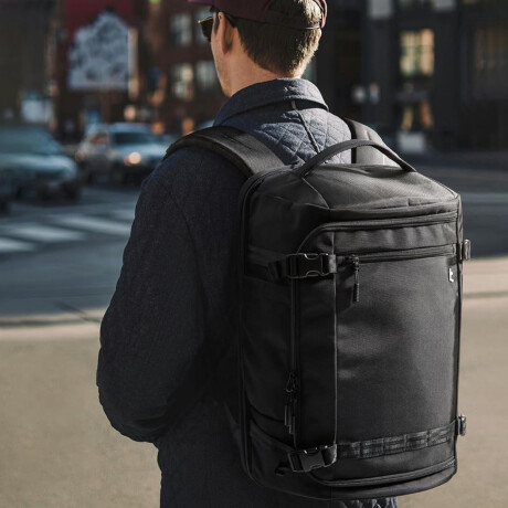 Mochila bolso con bolsillos de viaje Negro