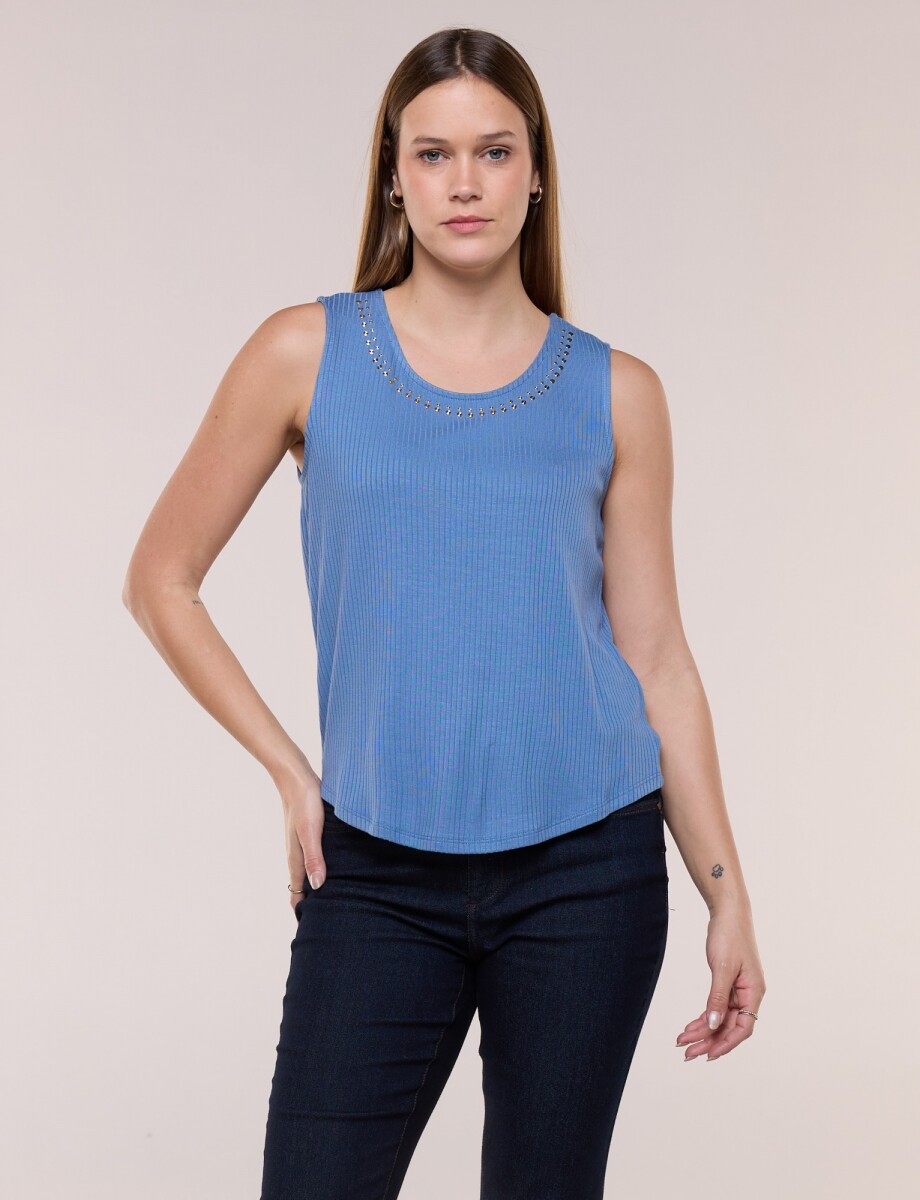 Musculosa Escote Redondo Con Tachas - Celeste Oscuro 