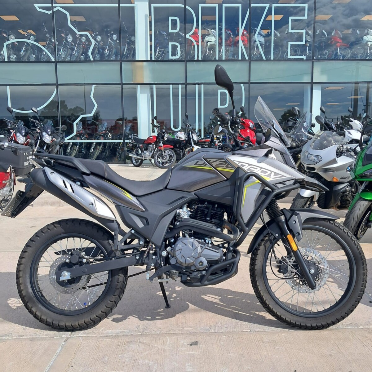 Yumbo DK200 F Usada - Reserva 