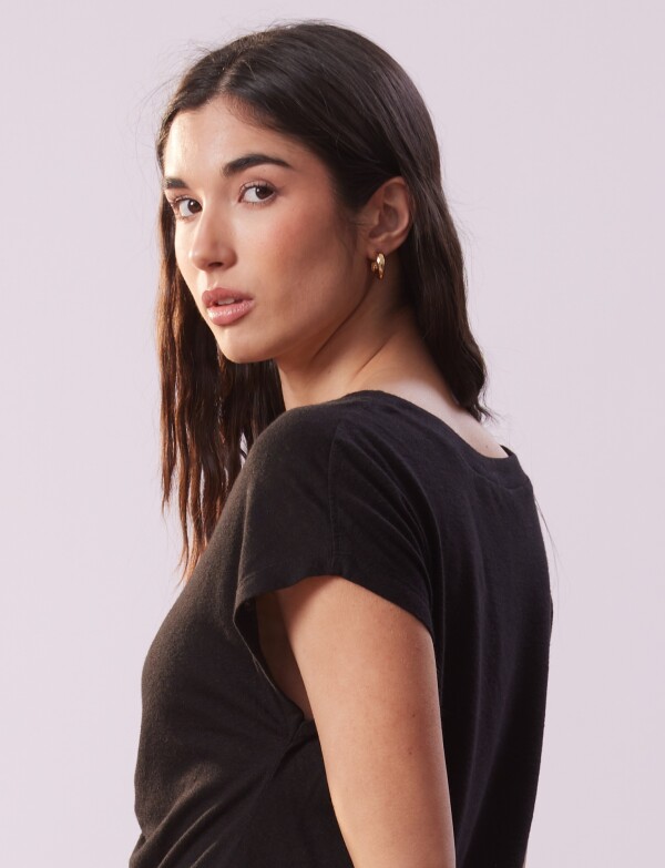 Remera Lino NEGRO