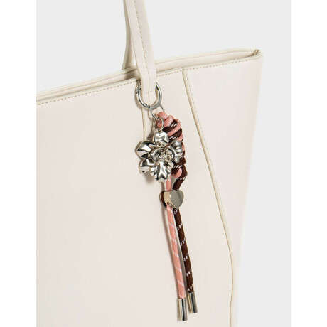 Cartera Shopper Con Charm Blanco Crudo