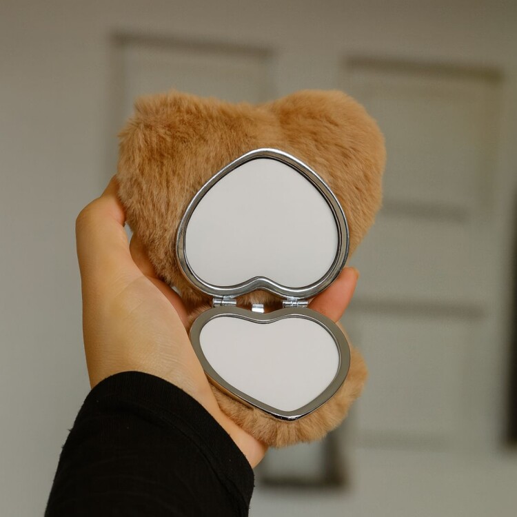 ESPEJO DE CARTERA PELUCHE CAPIBARA ESPEJO DE CARTERA PELUCHE CAPIBARA
