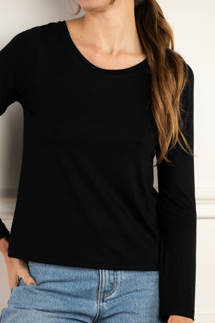 Remera Negro
