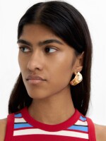 Pendientes Dorados Con Relieve dorado