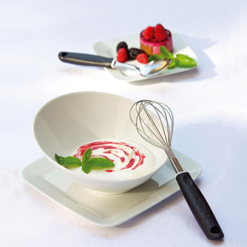 Batidor manual color negro, modelo UTILITA -TRAMONTINA TR7647