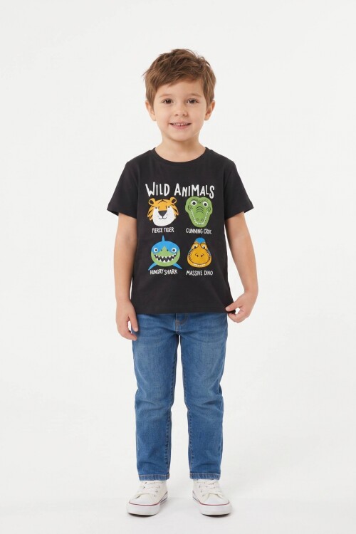 Remera m/c estampada escote a la base NEGRO