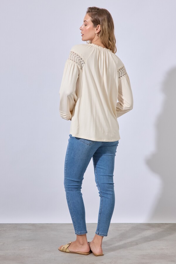 Blusa Puntilla BEIGE CLARO