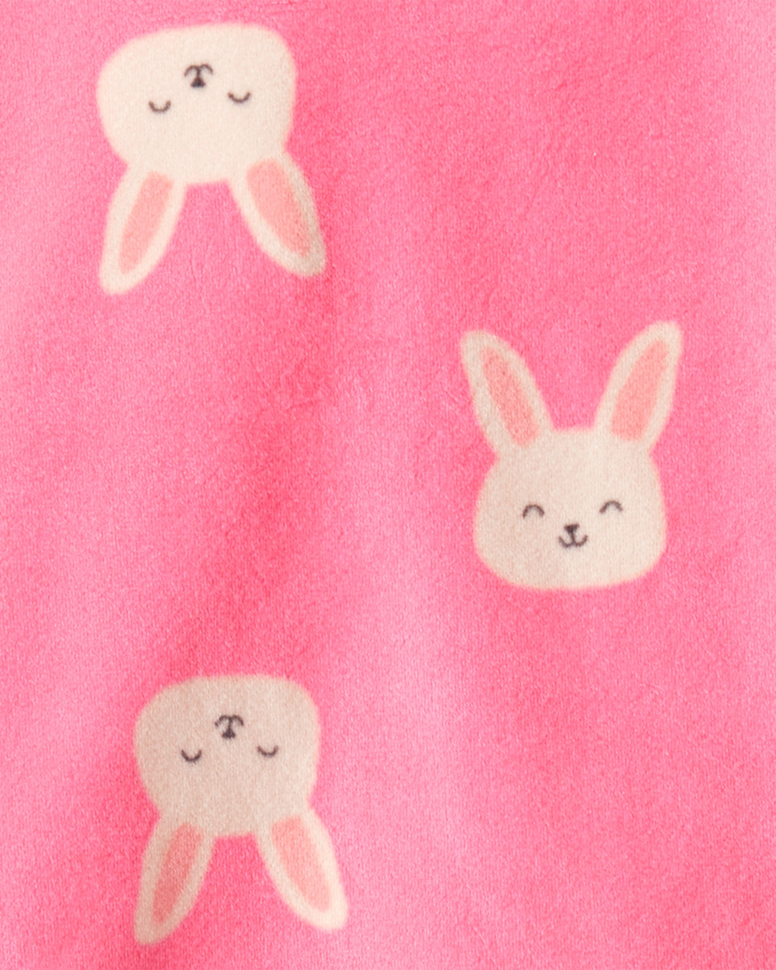 Pijama dos piezas de DreamPlush, remera y pantalón, diseño conejos Sin color
