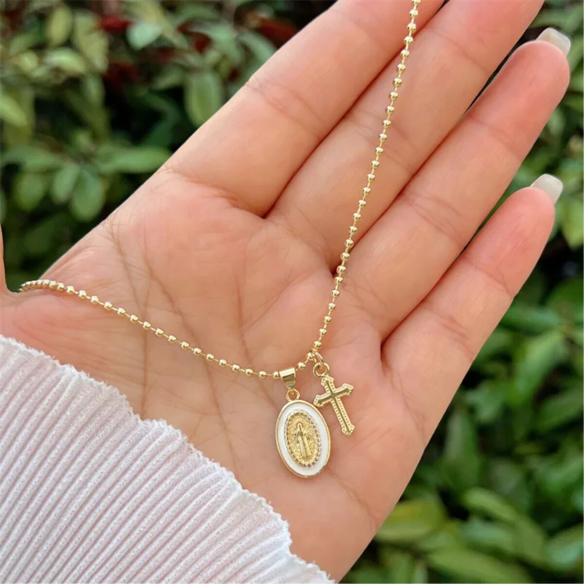 Collar Virgen Cruz Nacar Blanco 
