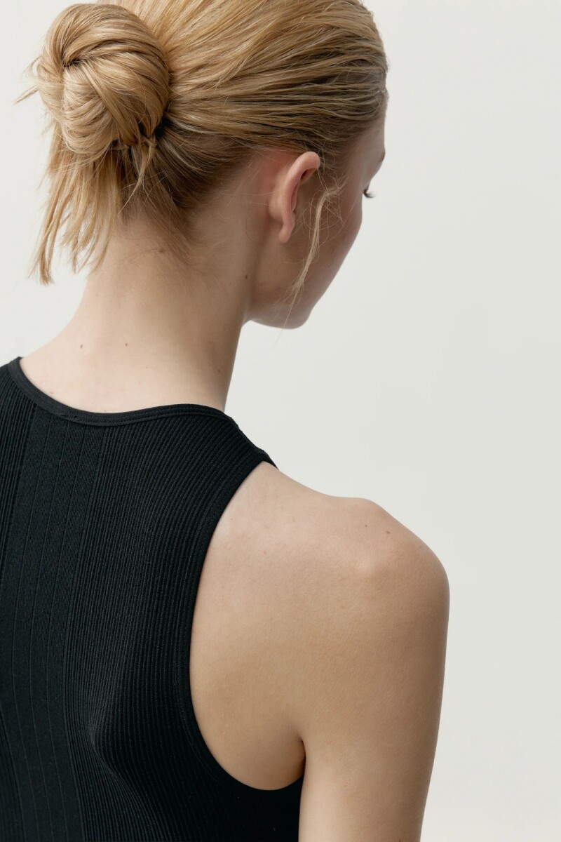 MUSCULOSA NORA Negro