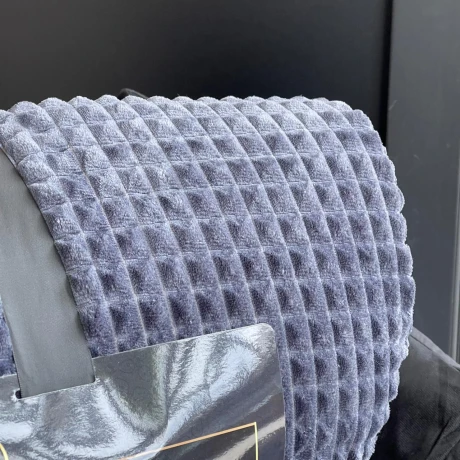 Frazada Fleece Extra Soft Lisa Reversible C/Corderito 100% Poliéster 200cm x 230cm Frazada Fleece Extra Soft Lisa Reversible C/Corderito 100% Poliéster 200cm x 230cm