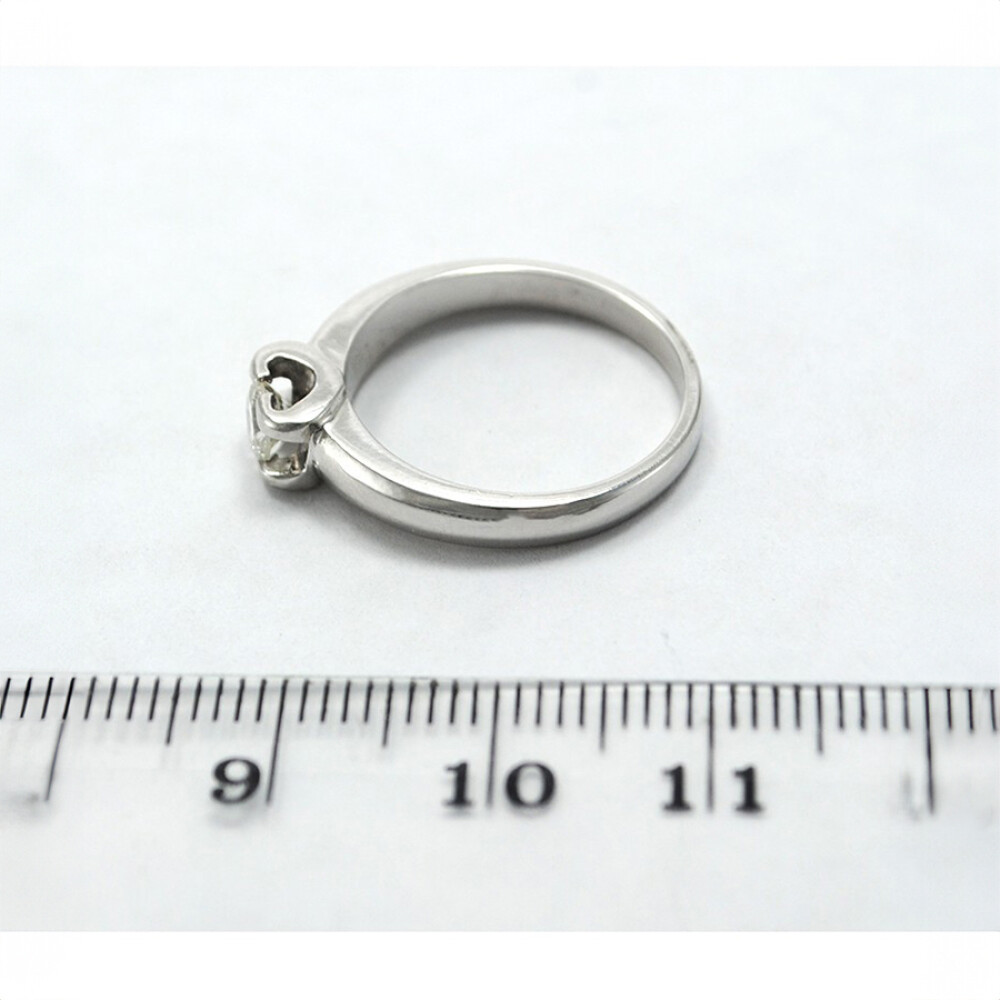 Anillo En Oro Blanco 18K Con Brillante Solitario Anillo En Oro Blanco 18K Con Brillante Solitario
