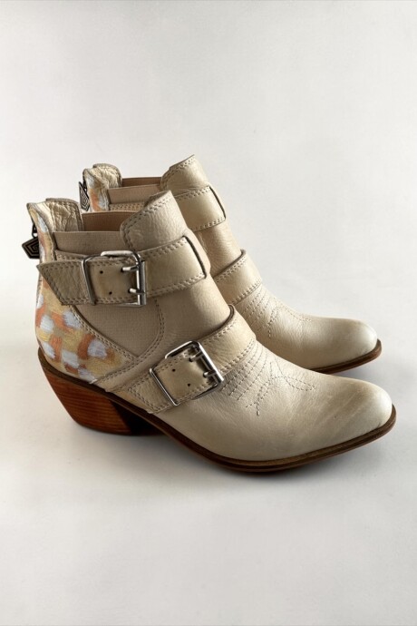 Bota ILANA Natural Con Arte Bota ILANA Natural Con Arte