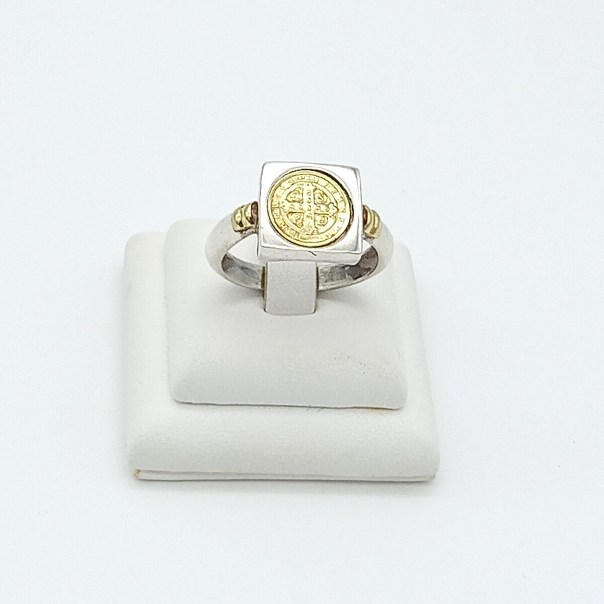 Anillo de plata y double en oro 18 ktes, SAN BENITO. 
