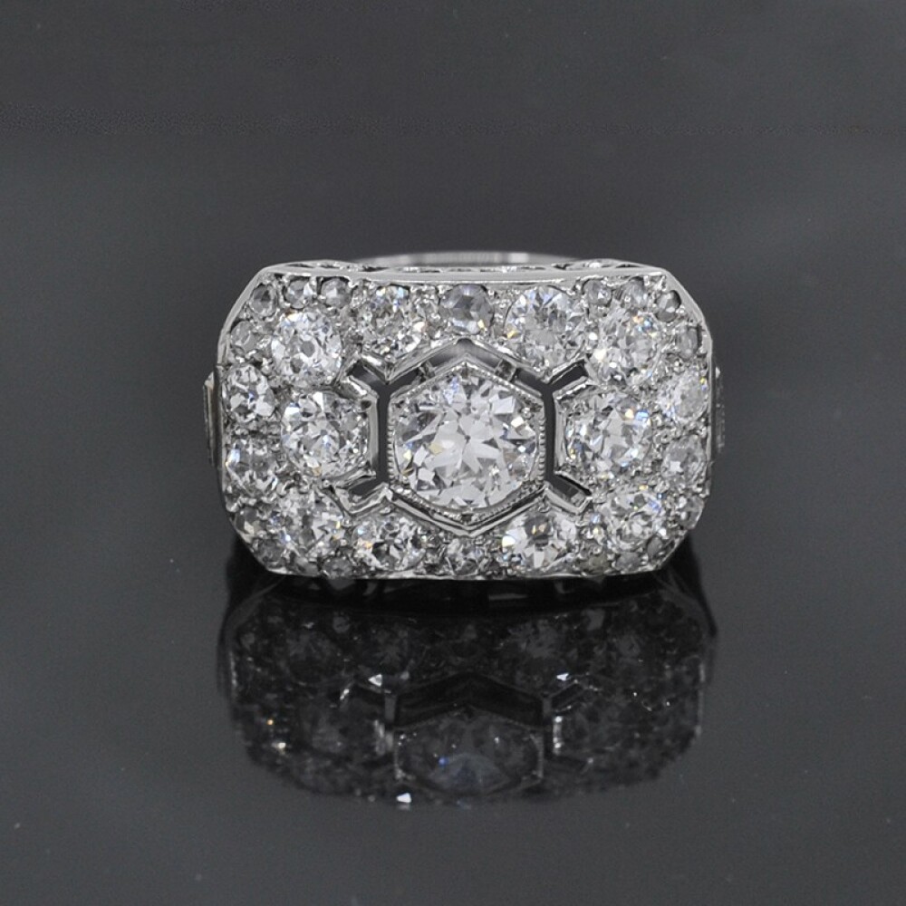 Anillo Estilo Antiguo En Platino Y Brillantes Anillo Estilo Antiguo En Platino Y Brillantes