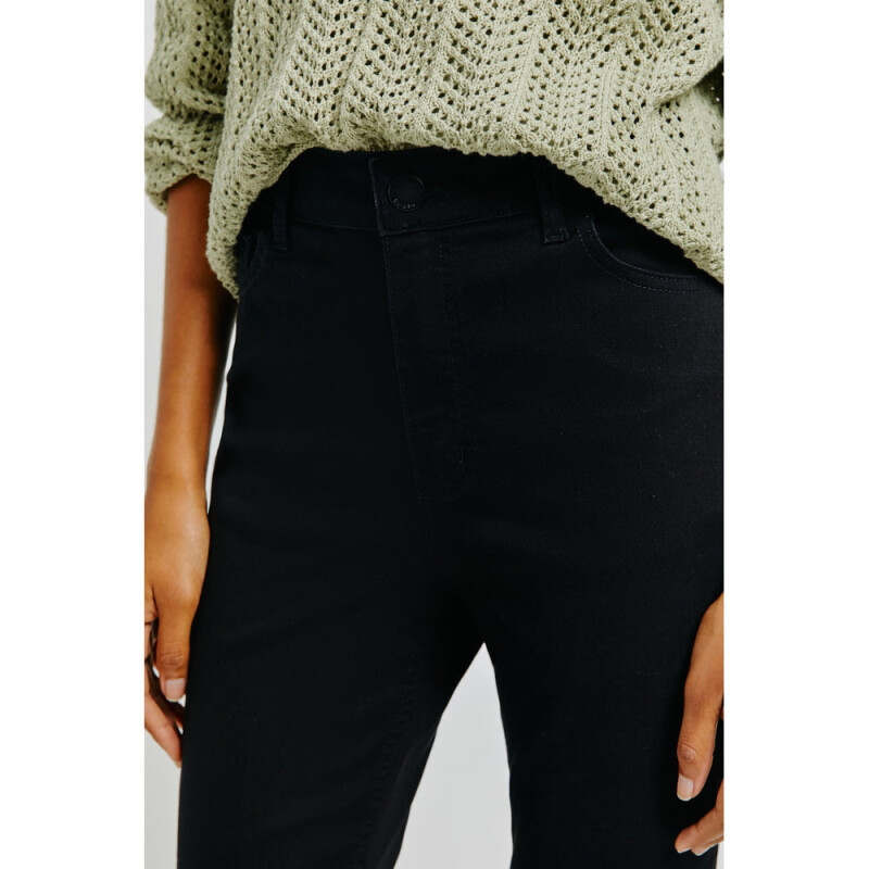 CALCA FEM PRETO