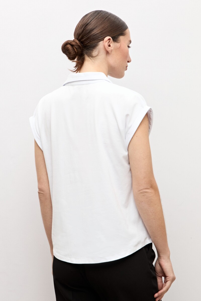 Remera cuello polo blanco