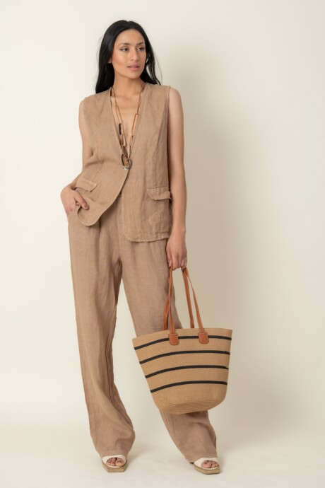 CONJUNTO CHALECO Y PANTALON MIRTO Camel