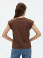 Remera Alismo Chocolate