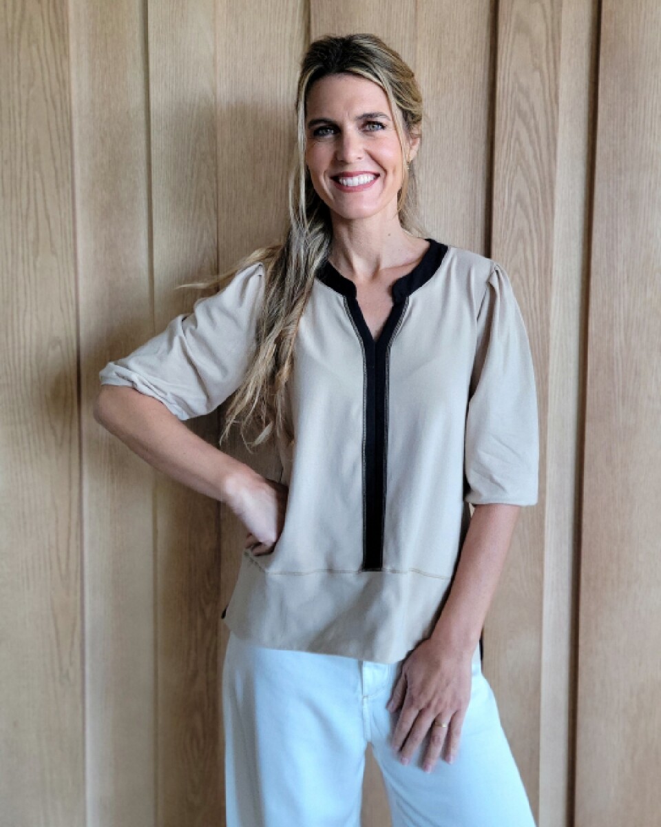 Remera Dalia - Combinada beige con negro 