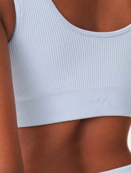 TOP DEPORTIVO SIN COSTURA CELESTE