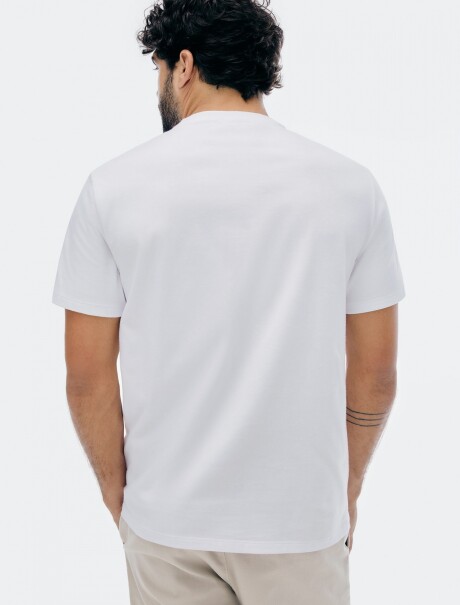 CAMISETA BÁSICA CON BOLSILLO BLANCO