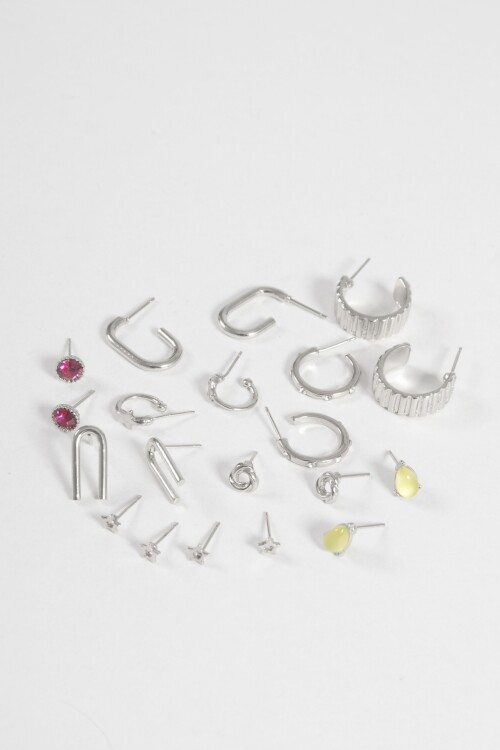Set de 10 pins variados plateado