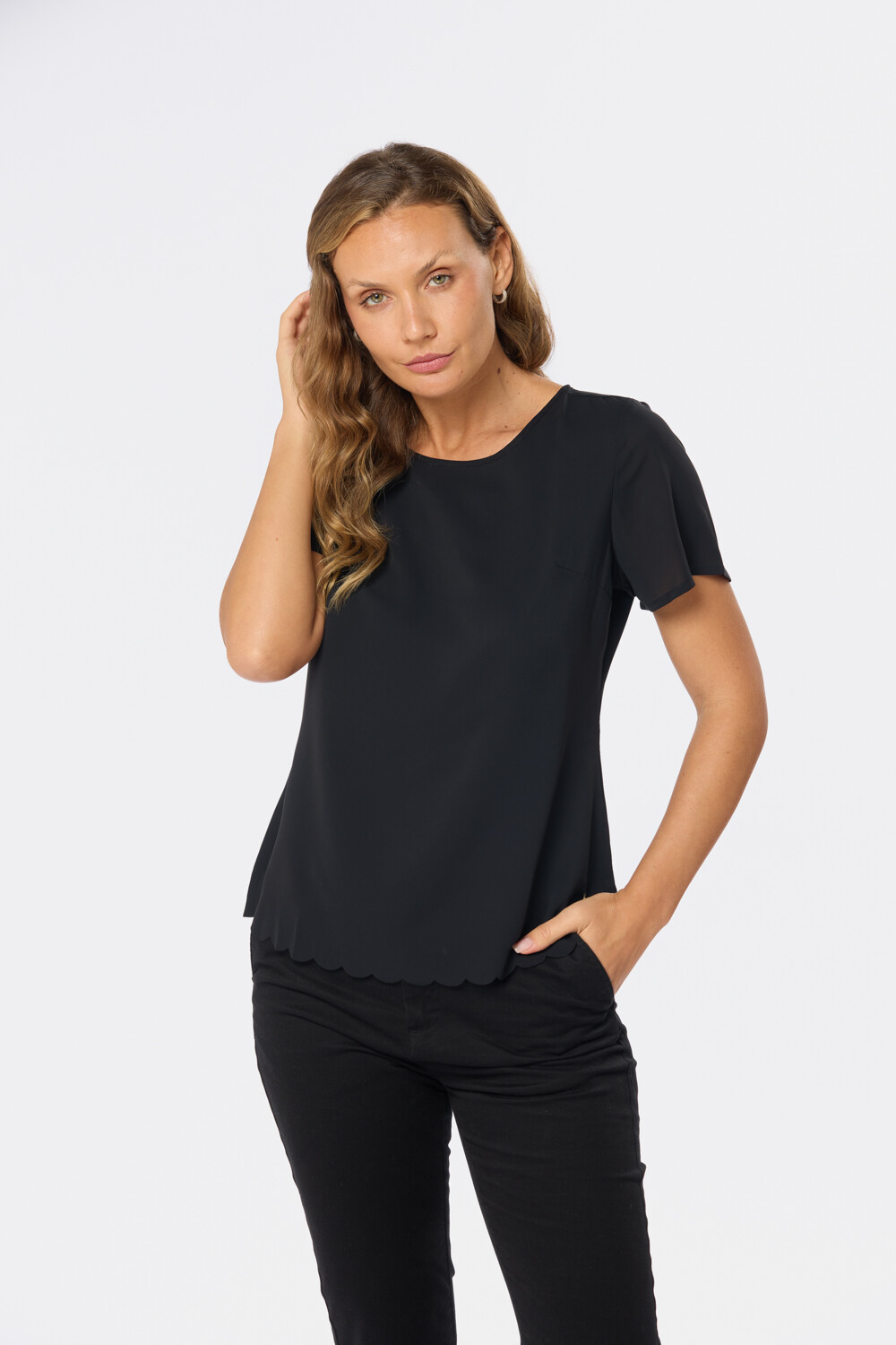 BLUSA A LA BASE Negro