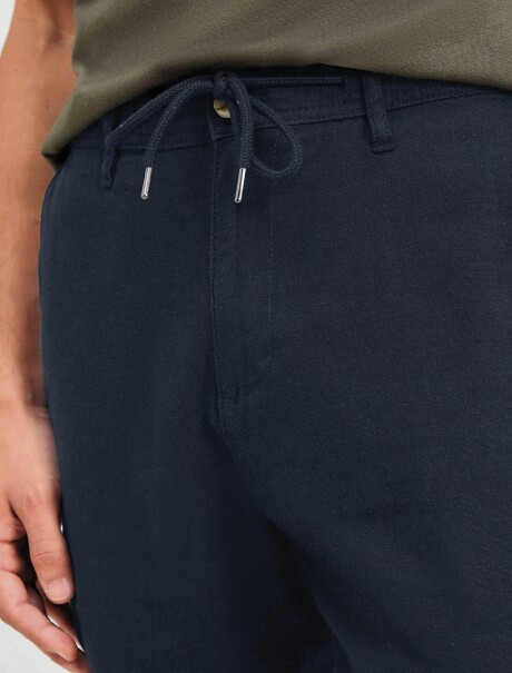 BERMUDA BÁSICA MODELO CHINO AZUL