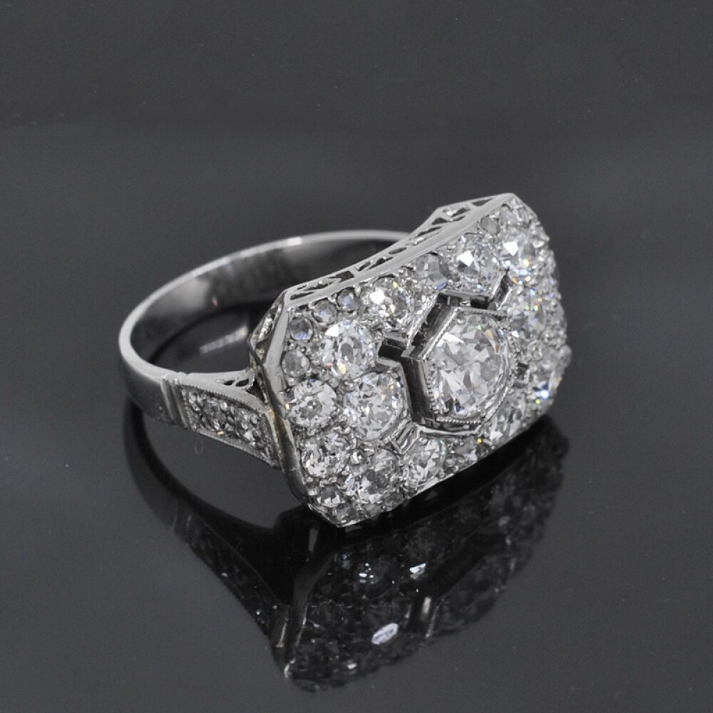 Anillo Estilo Antiguo En Platino Y Brillantes Anillo Estilo Antiguo En Platino Y Brillantes