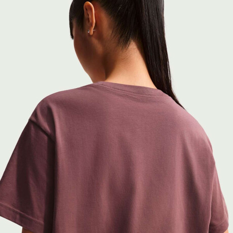 Remera Nike Sportswear Classic Tee De Mujer Morado