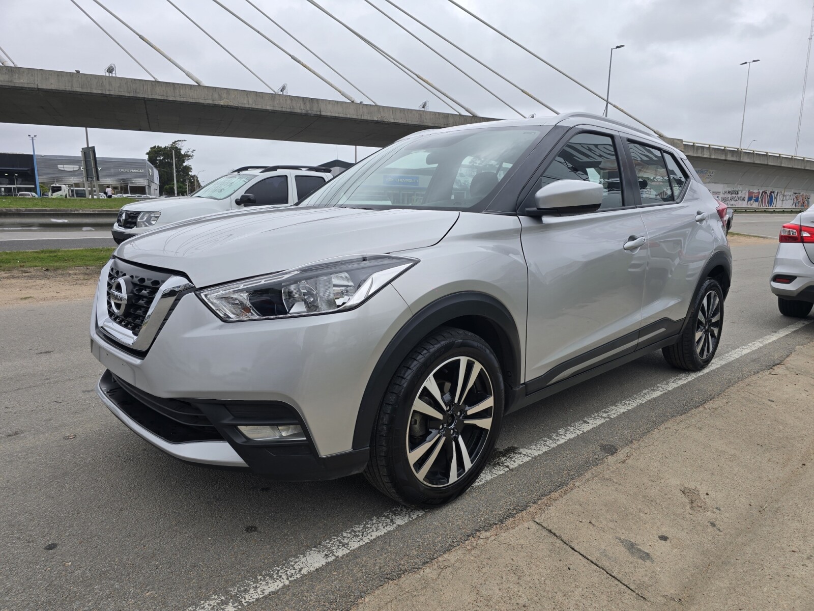 Nissan Kicks Advance EXCELENTE ESTADO! | Permuta / Financia 