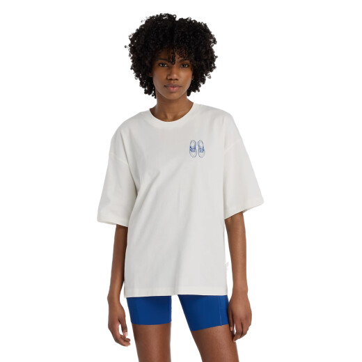 Remera New Balance Outfit Layout - Blanco Remera New Balance Outfit Layout - Blanco
