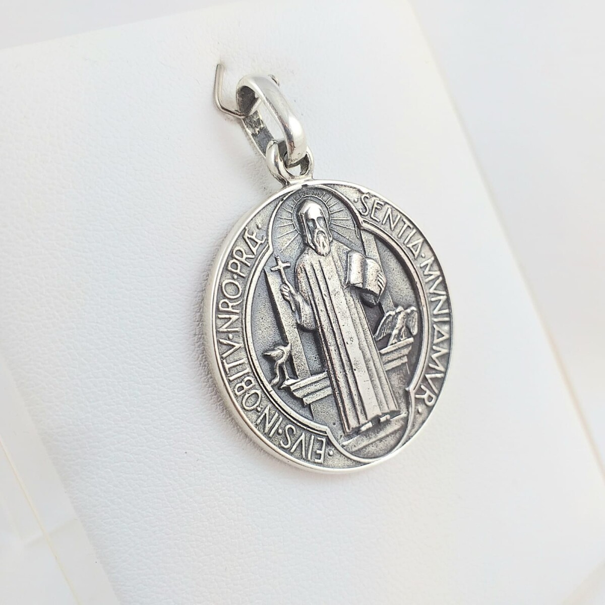 Medalla religiosa de plata 925, San Benito, diámetro 31mm. 