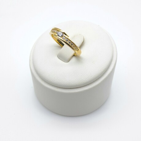 Anillo de oro 9 ktes con circonias. Anillo de oro 9 ktes con circonias.