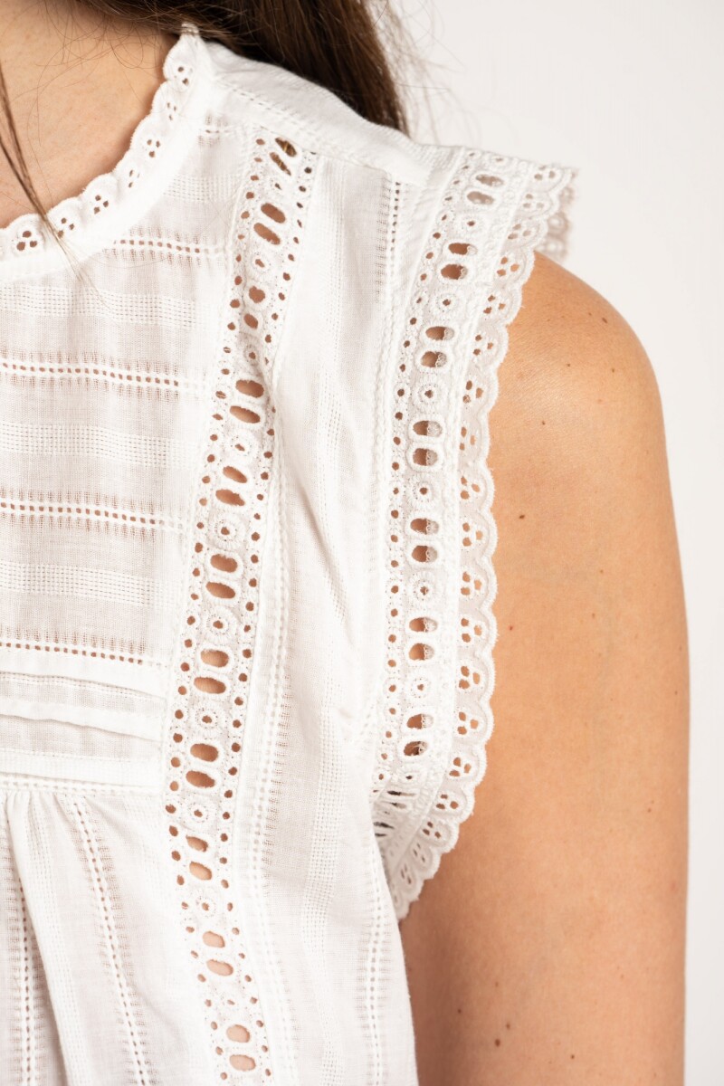 Blusa Con Frunce Nácar
